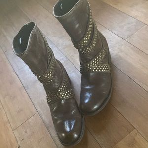 Gorgeous Calleen Cordero Boots